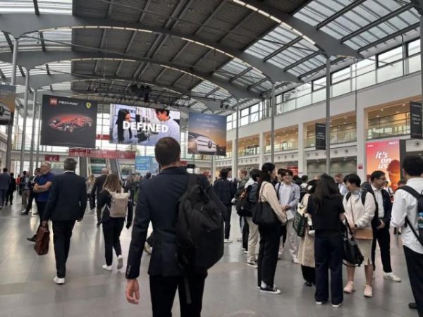 广州米牛 这届慕尼黑车展：新车不多，伤害极大